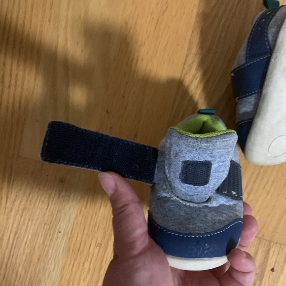 EUC See Kai Run toddler 4 sneakers - Picture 3 of 4